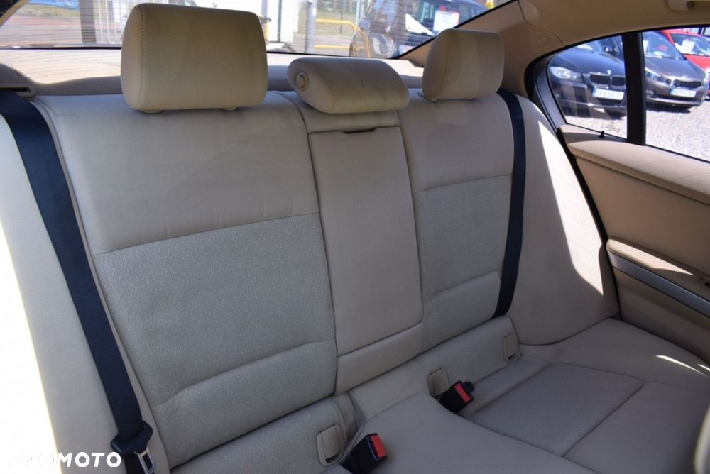 BMW Seria 3 - 22