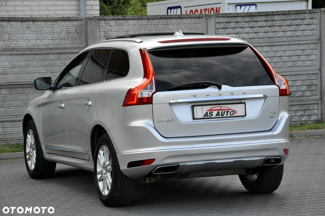 Volvo XC 60 T5 AWD Momentum - 32