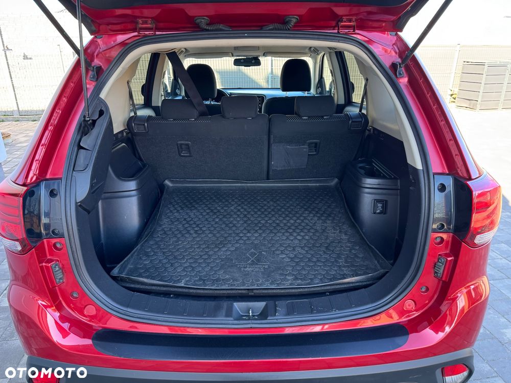 Mitsubishi Outlander - 23