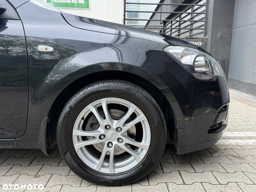 Kia Ceed 1.4 L - 14
