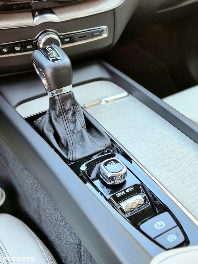 Volvo XC 60 D5 AWD Inscription - 16