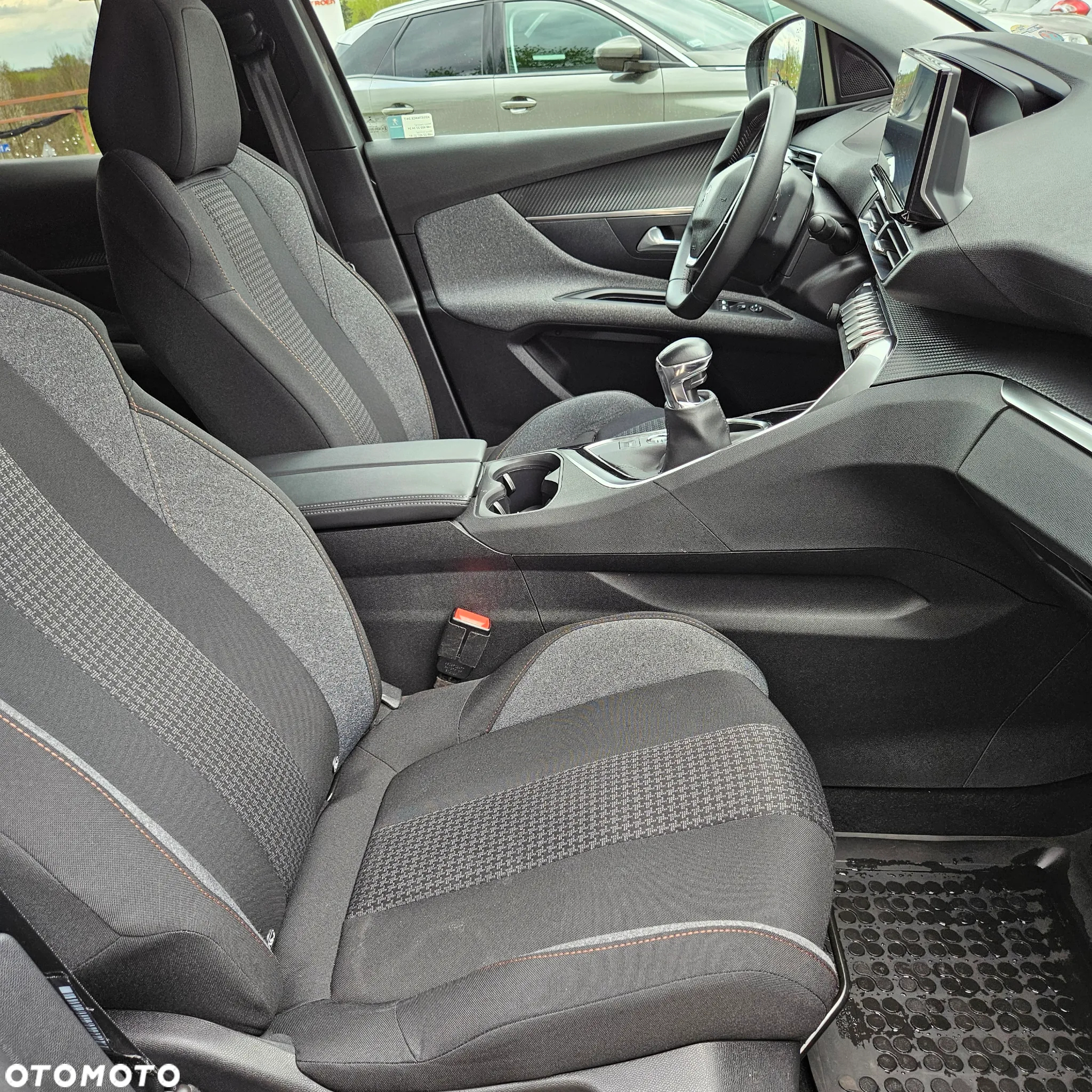 Peugeot 3008 1.2 PureTech Active Pack S&S - 16