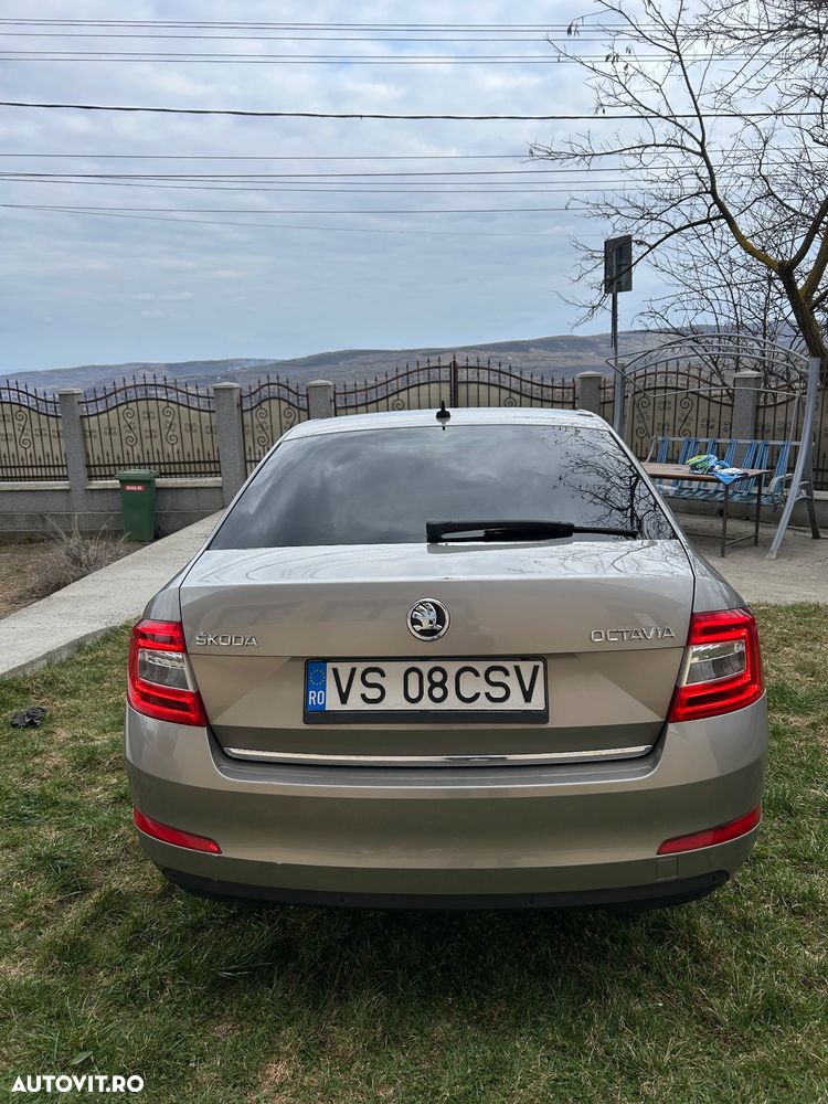 Skoda Octavia 1.6 TDI (Green tec) DSG Style - 6
