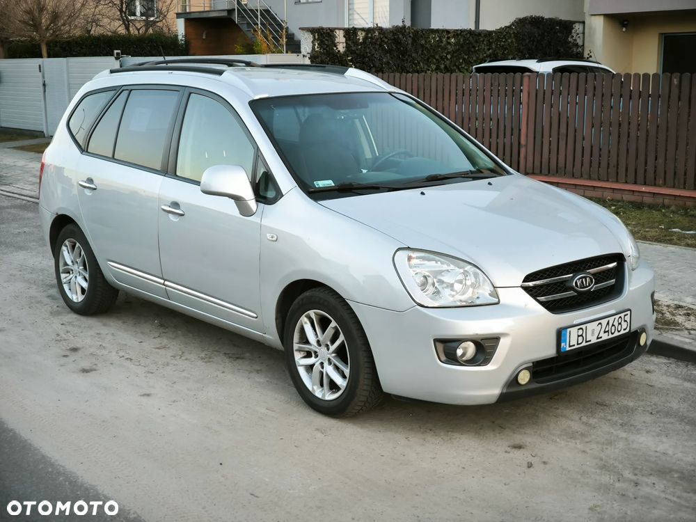 Kia Carens - 1