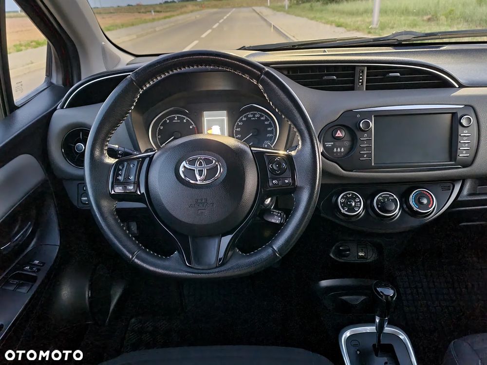 Toyota Yaris 1.5 Dynamic CVT - 22