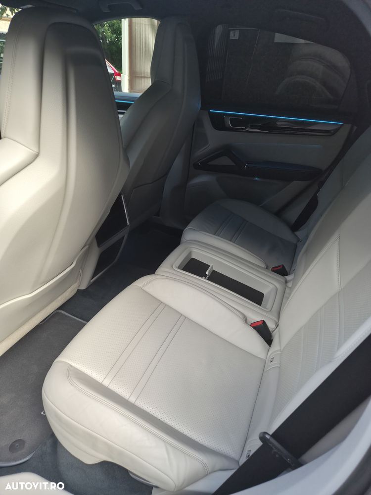 Porsche Cayenne Coupe Standard - 15