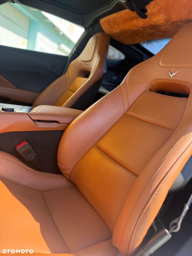 Chevrolet Corvette - 10