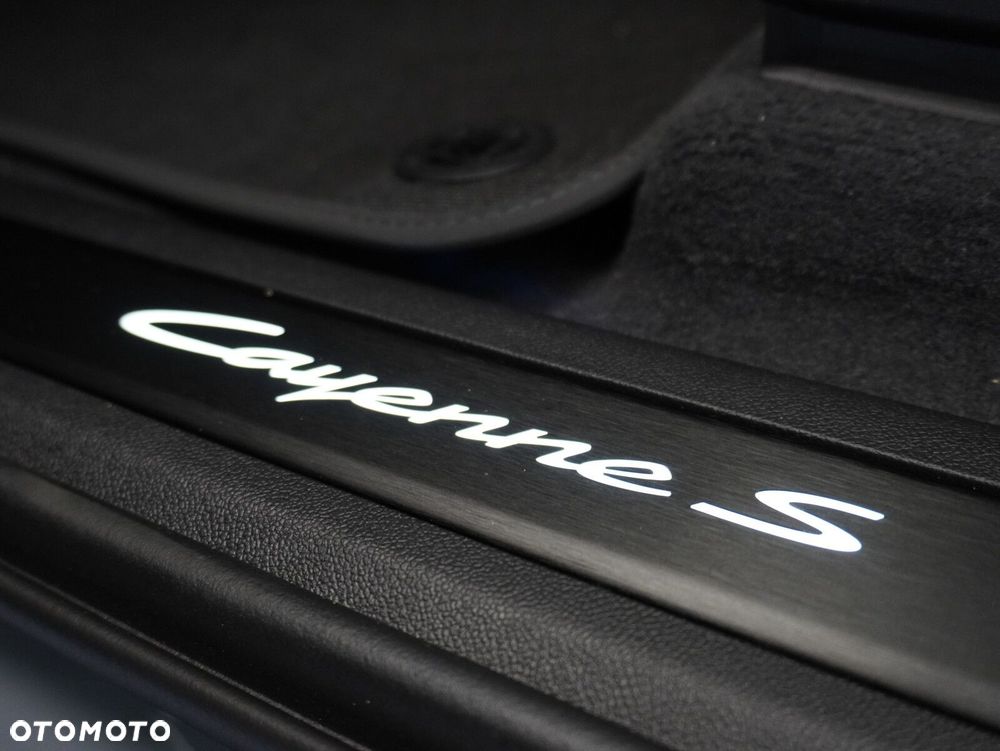Porsche Cayenne S E-Hybrid PHEV Black Edition - 26