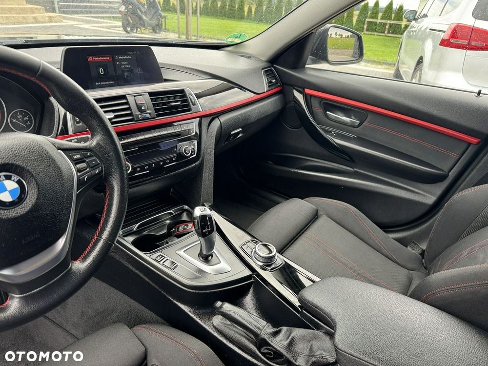 BMW Seria 3 318d Sport Line - 19