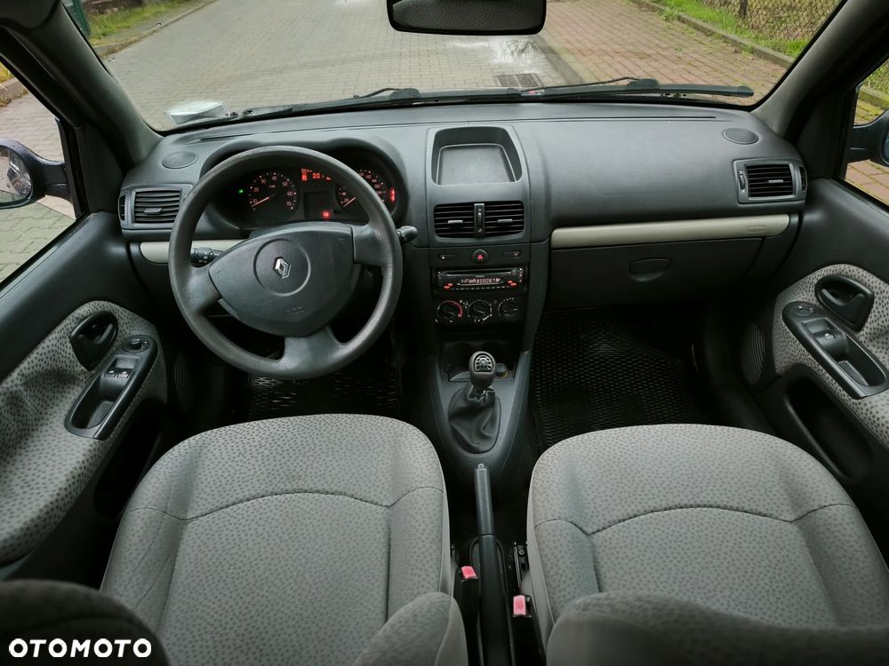 Renault Clio - 26
