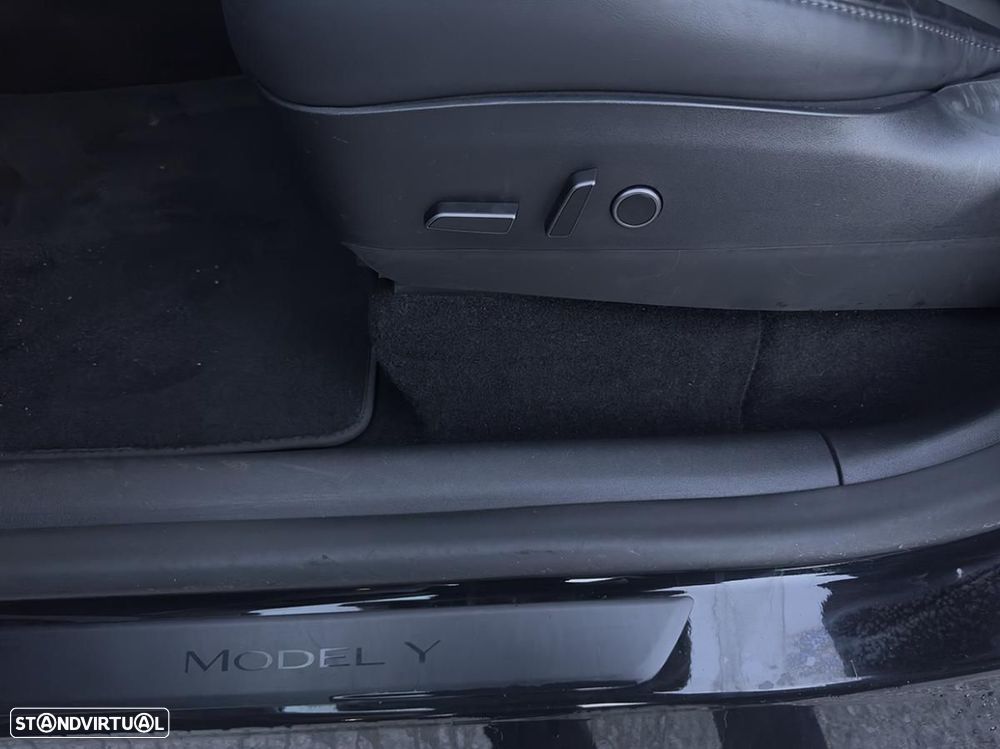Tesla Model Y Standard - 18