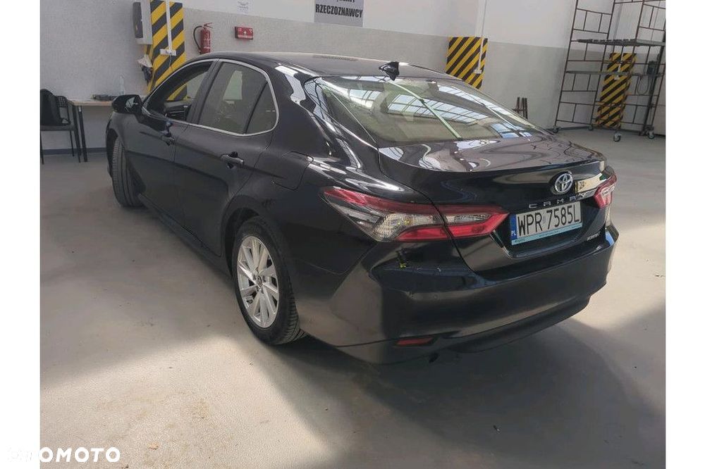 Toyota Camry 2.5 Hybrid Comfort CVT - 2