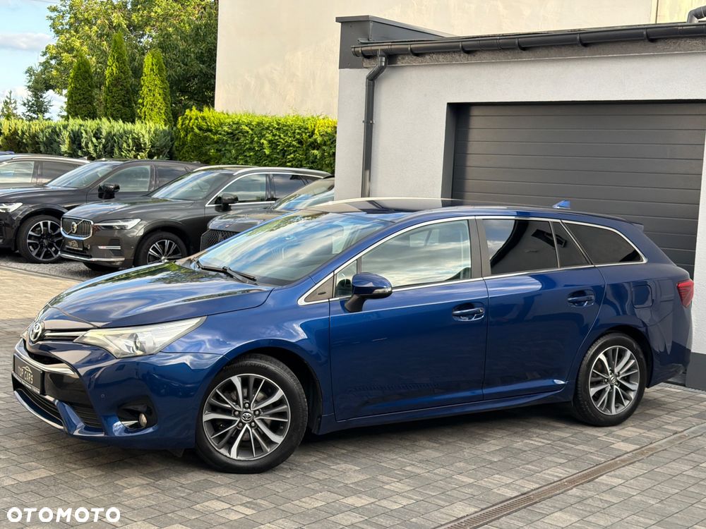 Toyota Avensis 1.8 Premium MS - 16