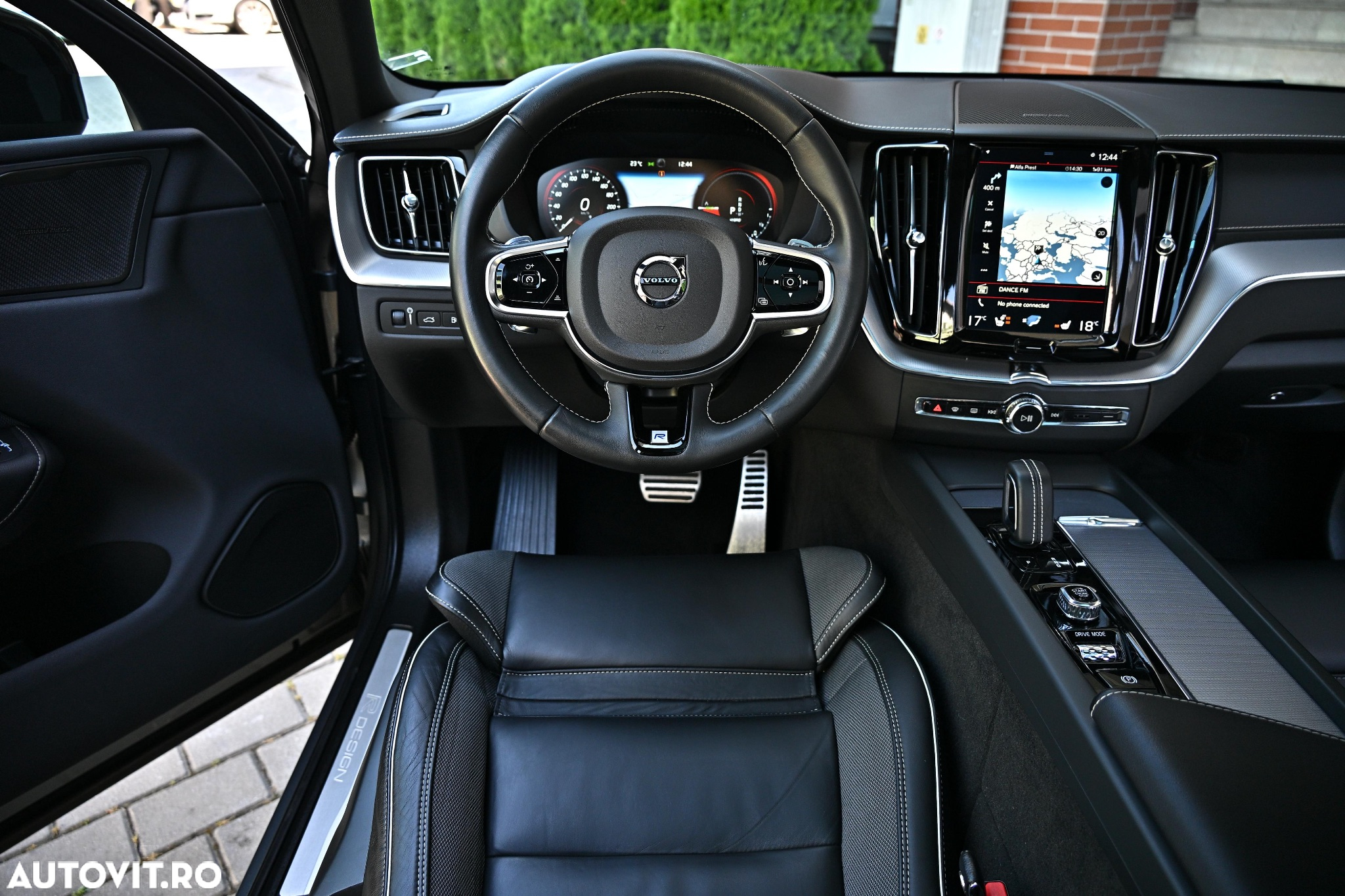 Volvo XC 60 Recharge T8 Twin Engine eAWD R-Design - 15