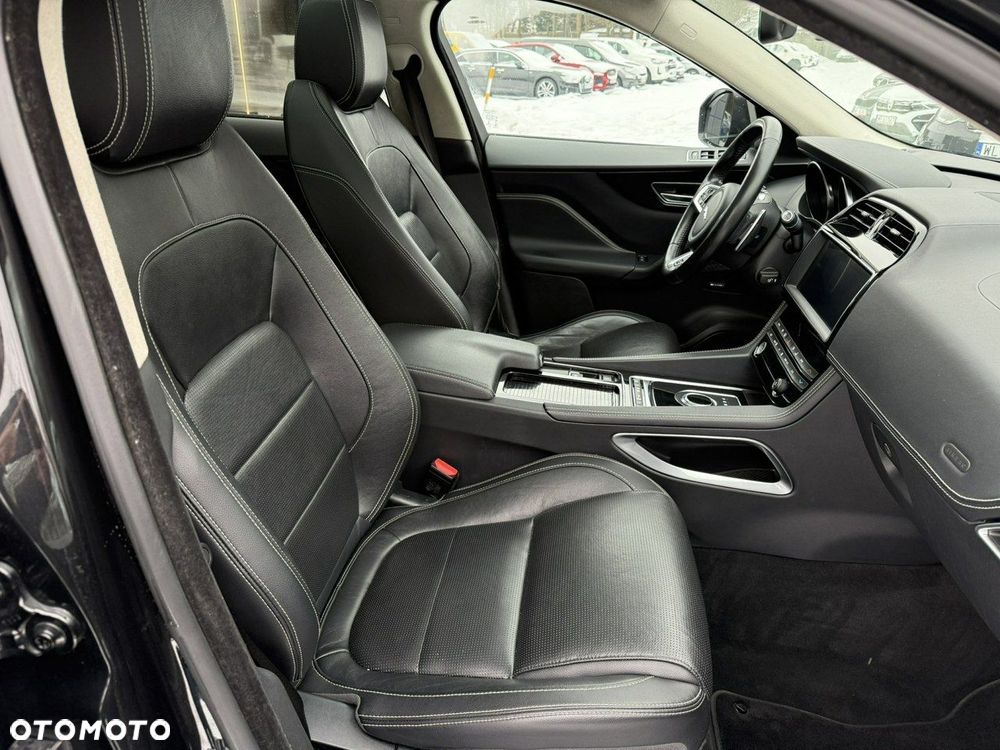 Jaguar F-Pace 2.0 i4D AWD R-Sport - 30