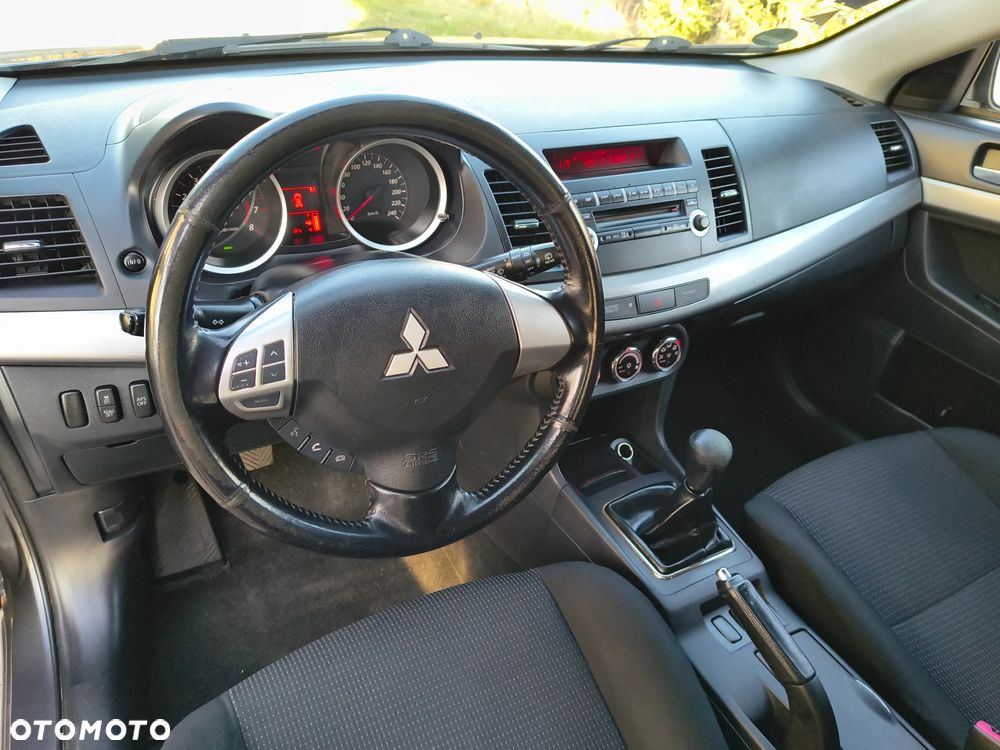 Mitsubishi Lancer - 25