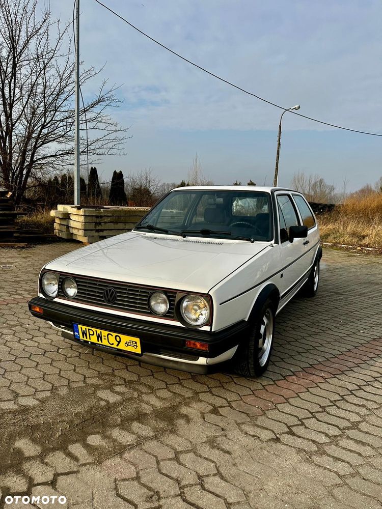 Volkswagen Golf - 1