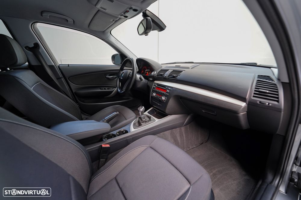 BMW 116 d Line Urban - 13