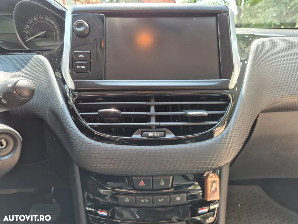 Peugeot 2008 1.2 PureTech Turbo EAT6 S&S Active - 12