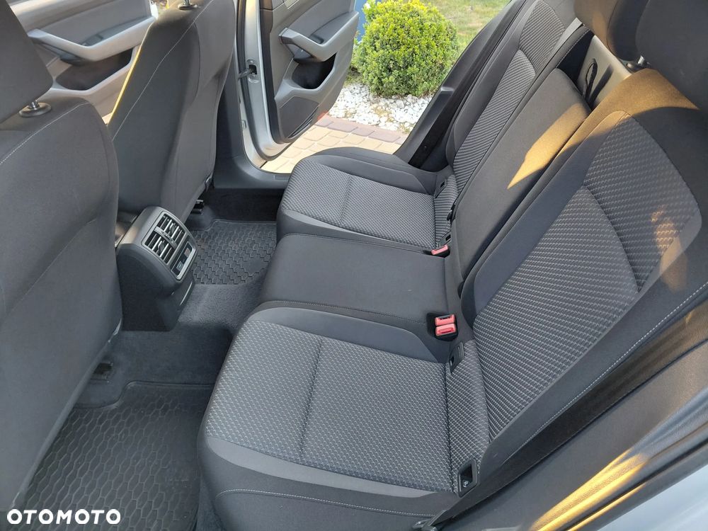 Volkswagen Passat 1.4 TSI BMT Trendline - 37