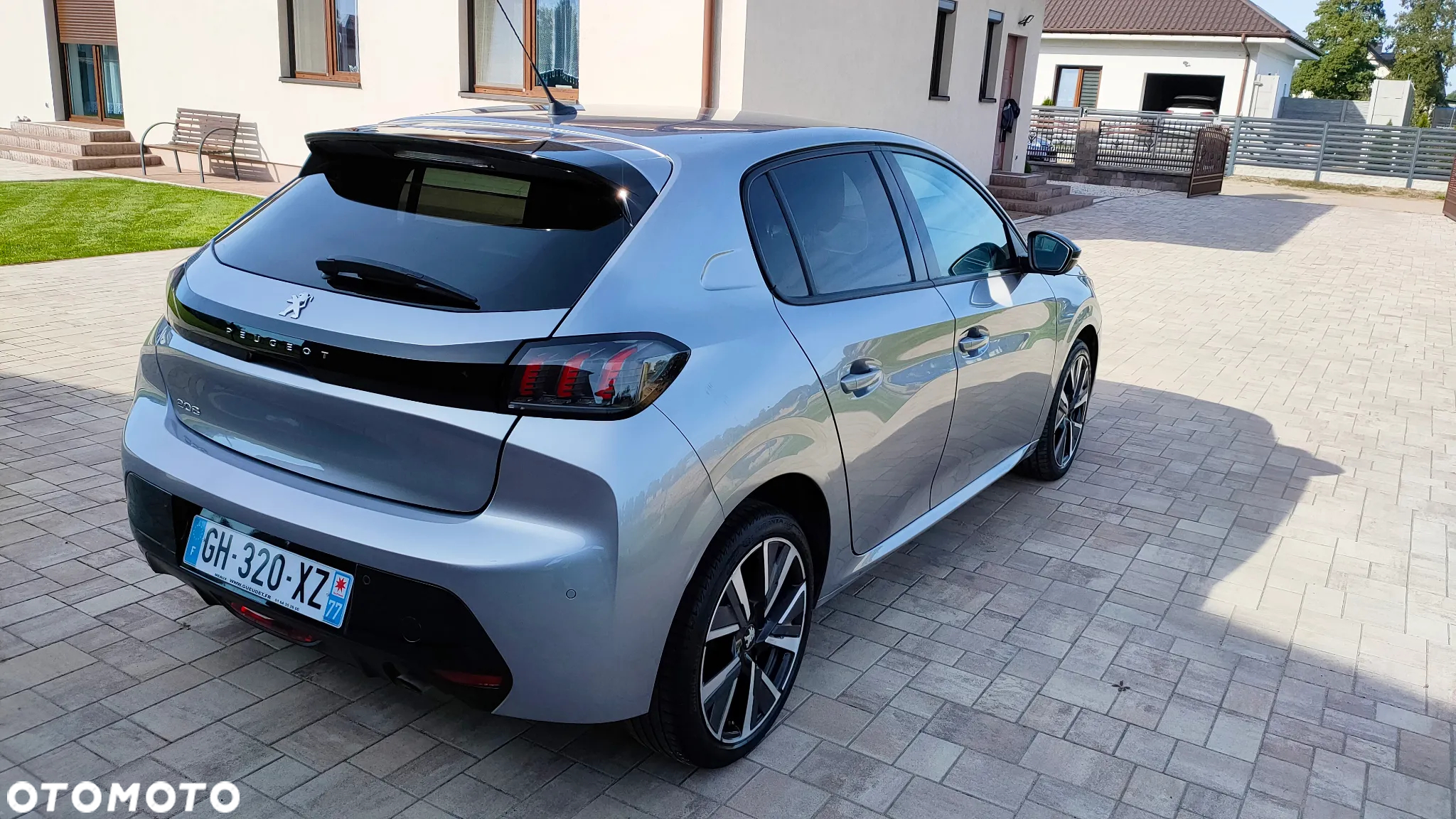 Peugeot 208 PureTech 100 Allure - 13