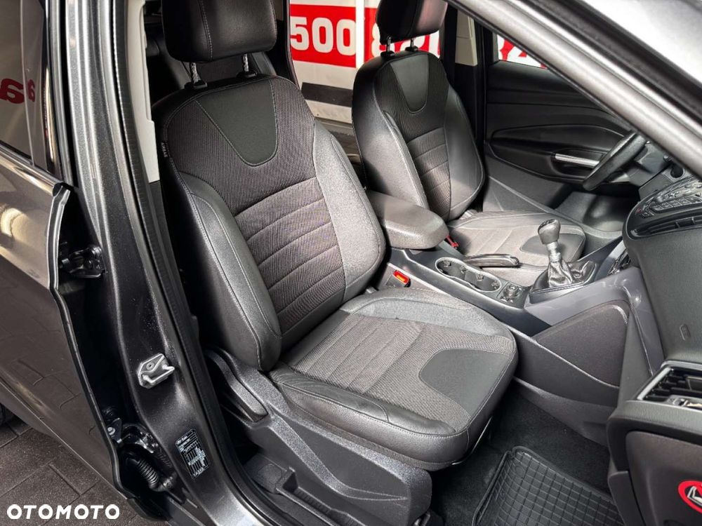 Ford Kuga - 40