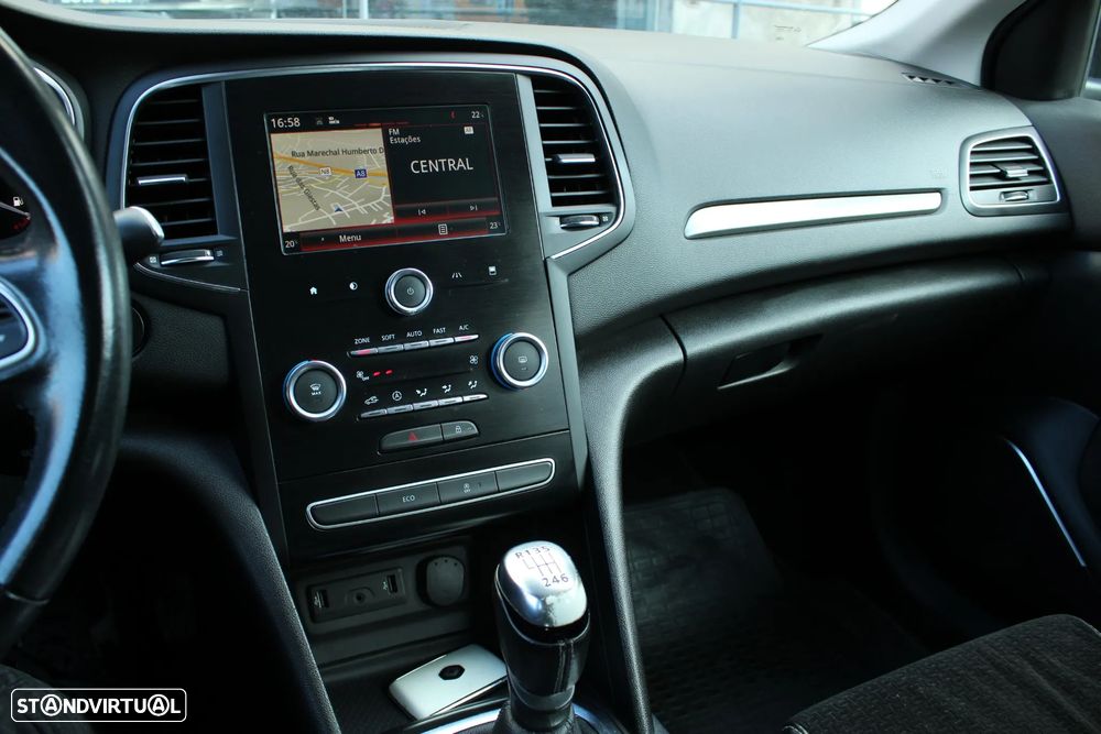 Renault Mégane Sport Tourer 1.5 dCi Zen - 24