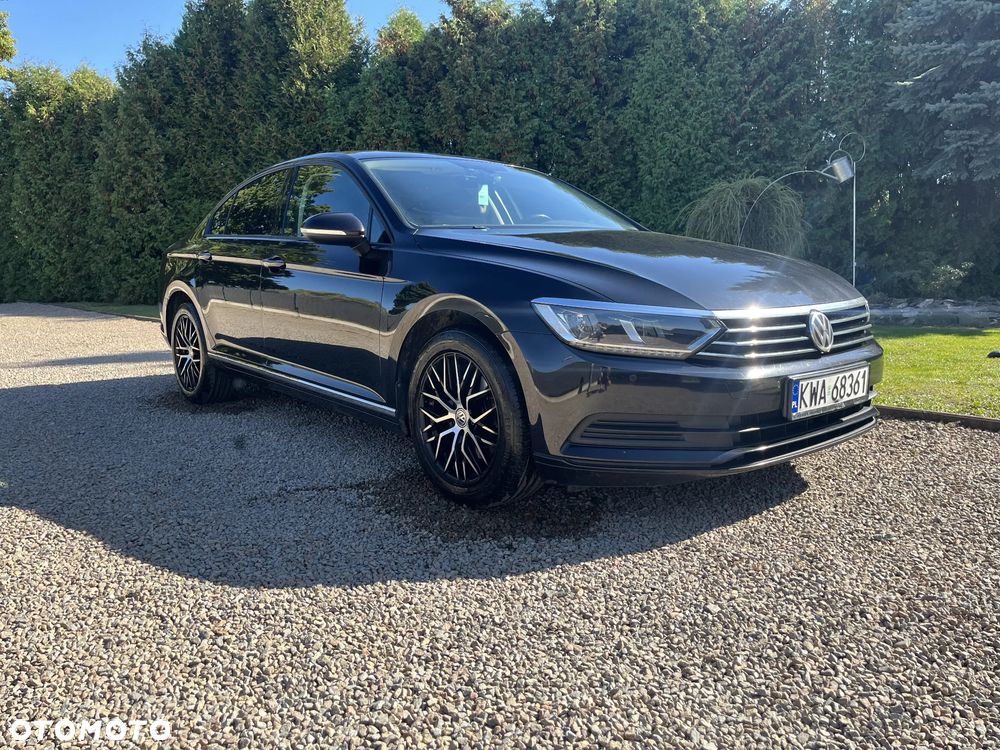Volkswagen Passat - 1