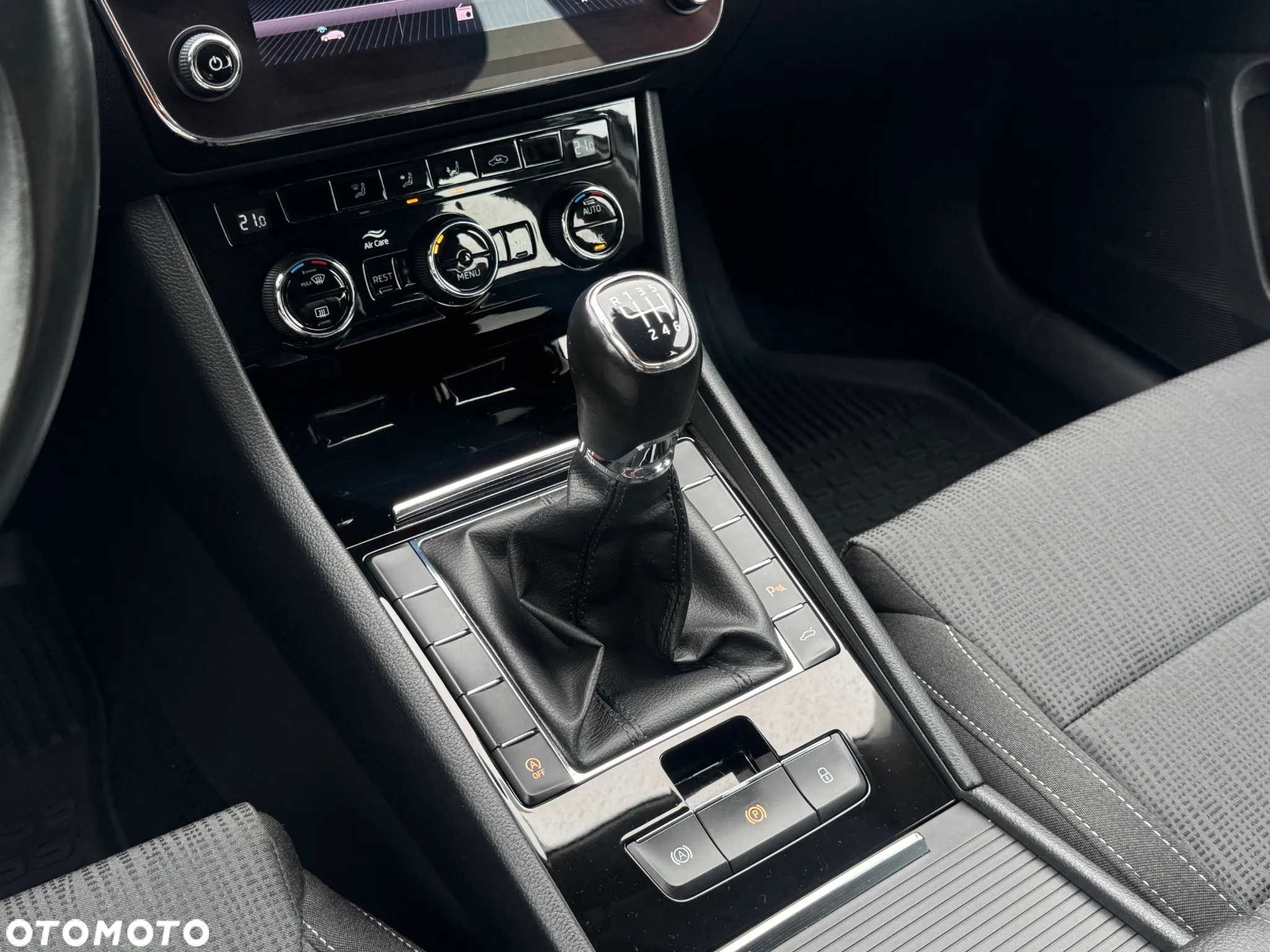 Skoda Superb 1.5 TSI Ambition - 19