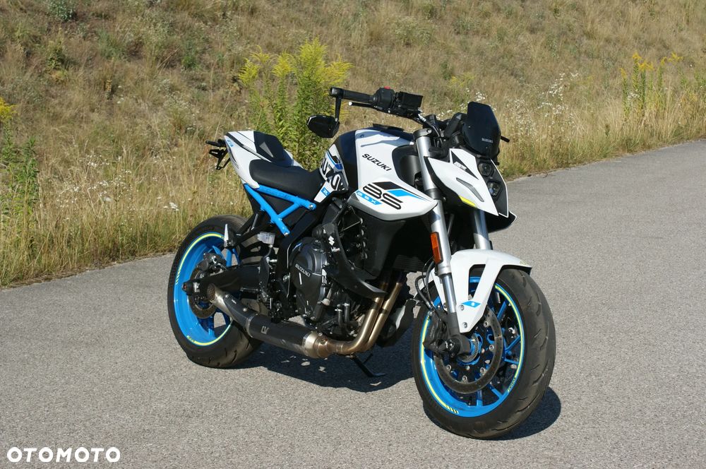 Suzuki GSX - 3