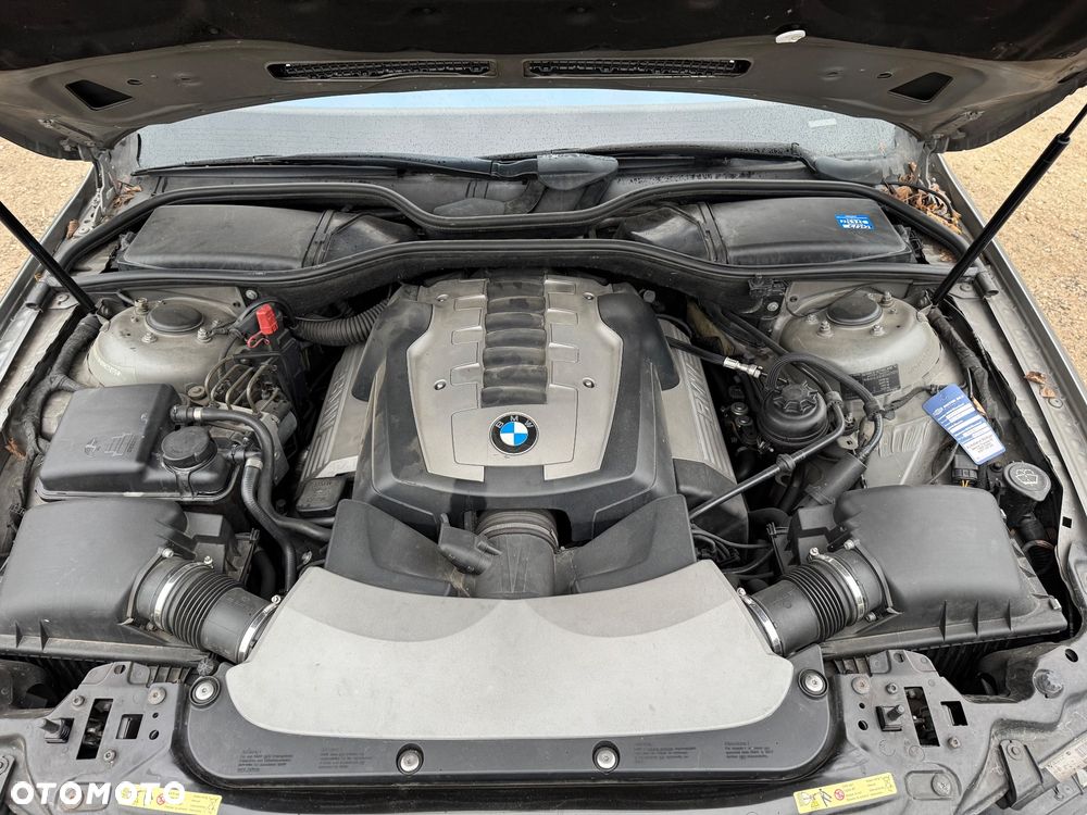 BMW Seria 7 750i L - 34