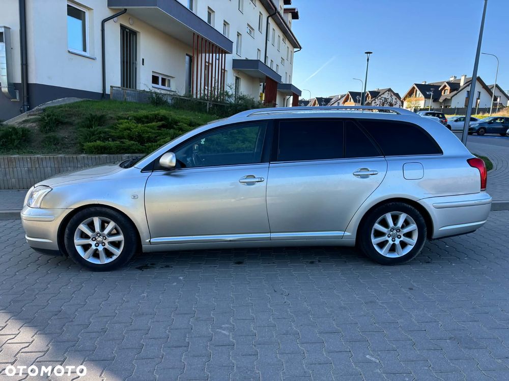 Toyota Avensis 2005 photo 4