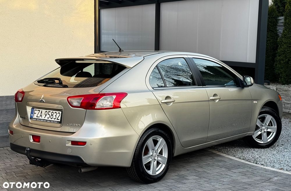 Mitsubishi Lancer - 10