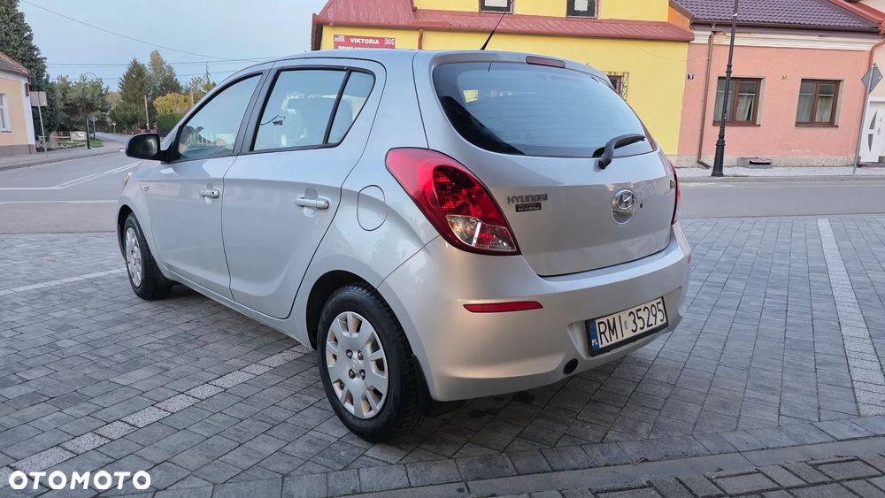 Hyundai i20 - 12
