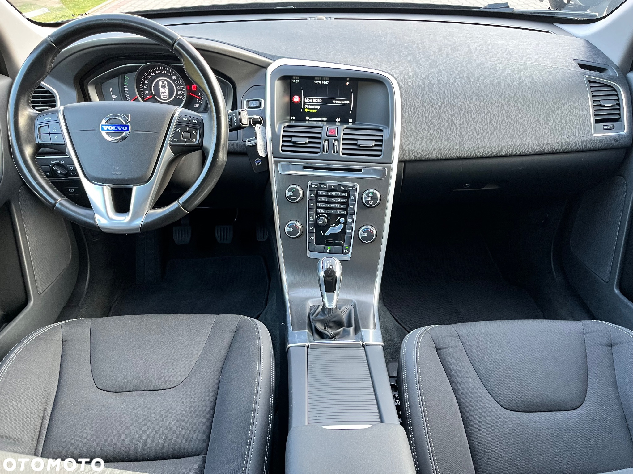 Volvo XC 60 D4 Momentum - 24