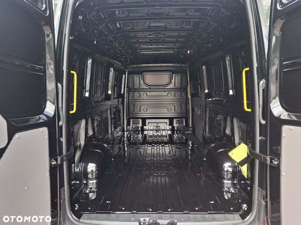 Volkswagen Crafter - 11