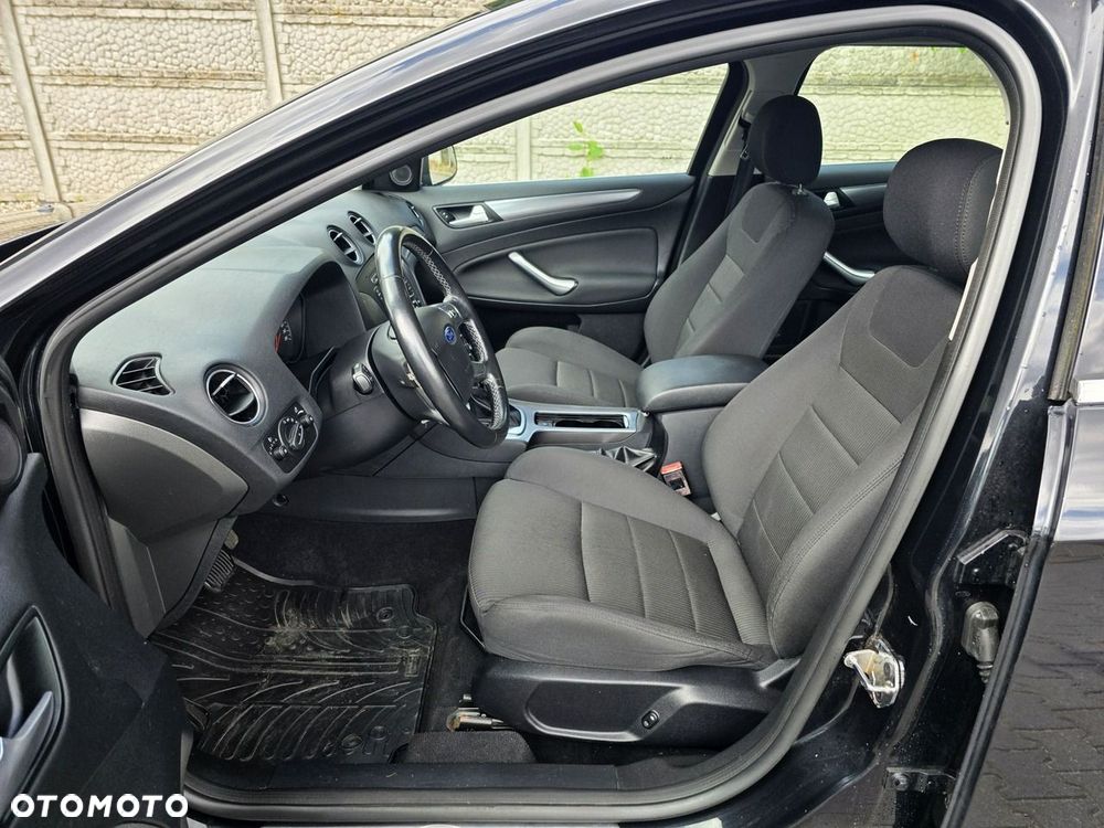 Ford Mondeo 2.0 EcoBoost Titanium - 9