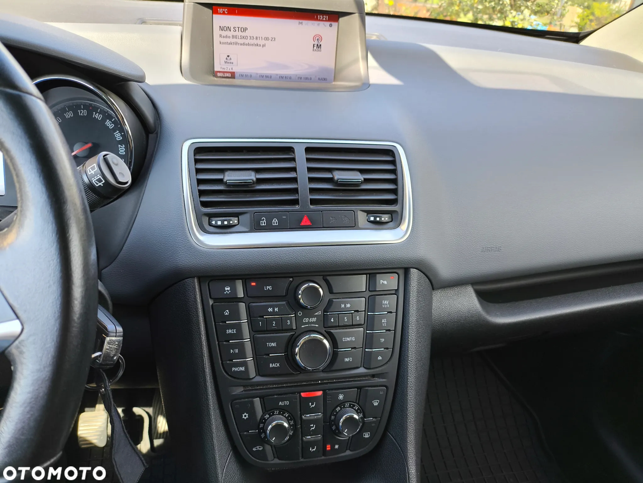 Opel Meriva 1.4 T Cosmo - 23