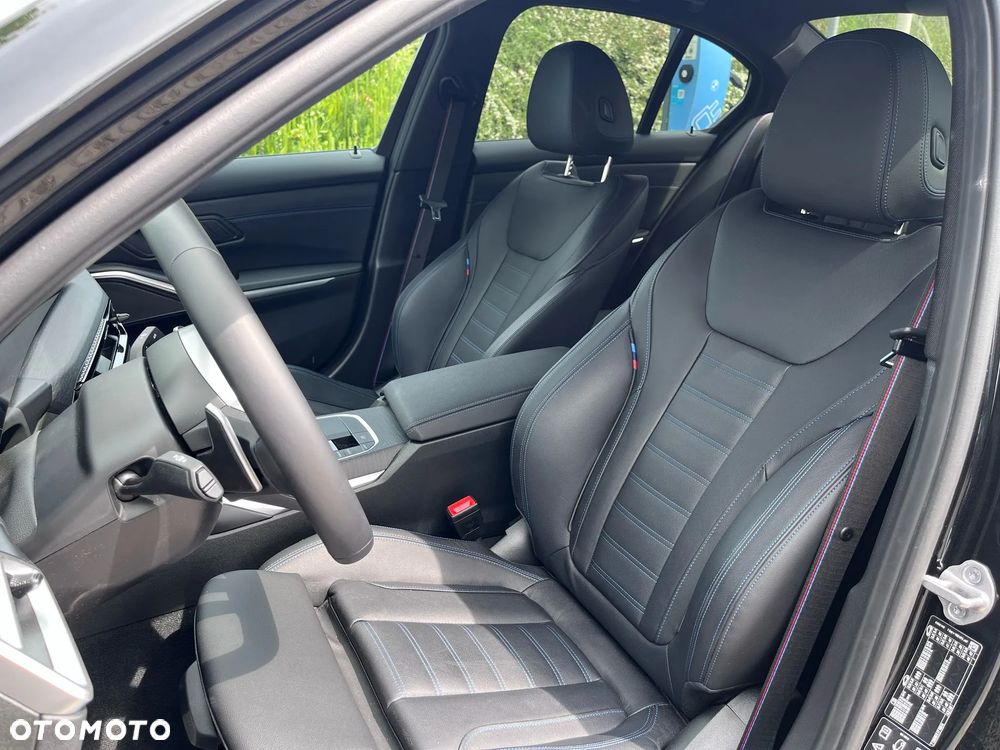 BMW Seria 3 320d xDrive mHEV - 12