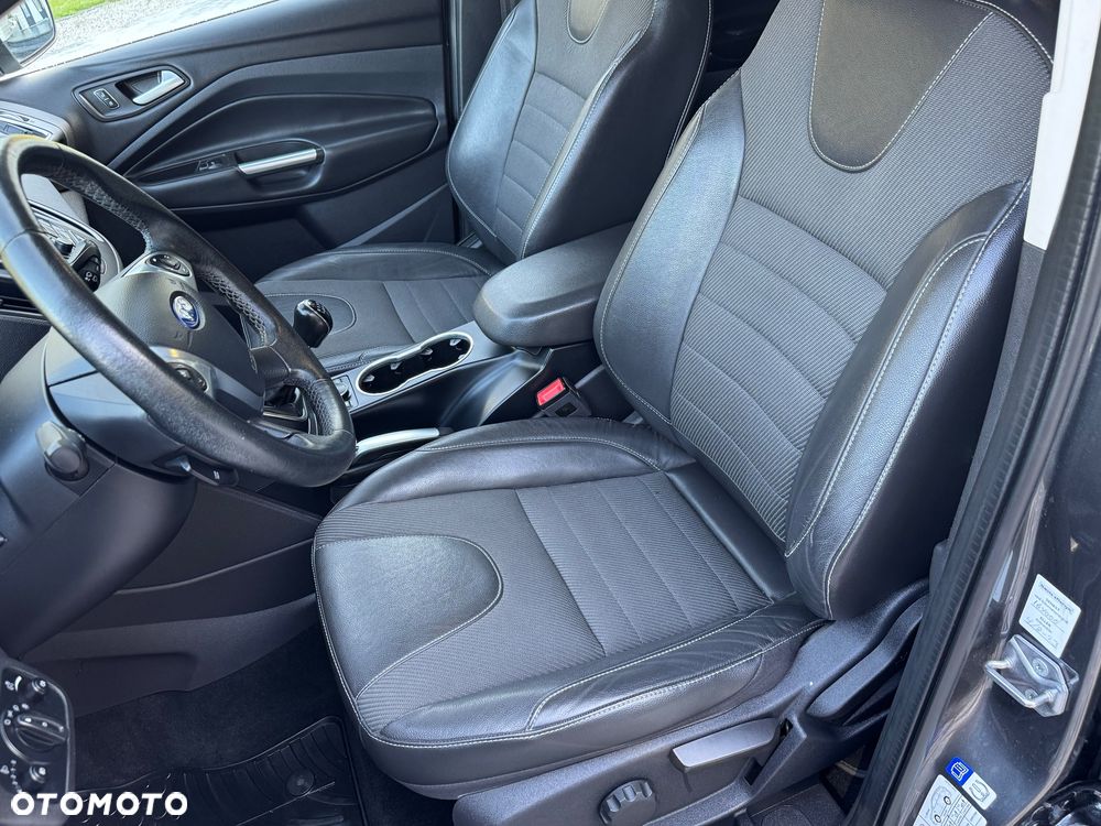 Ford Kuga - 27