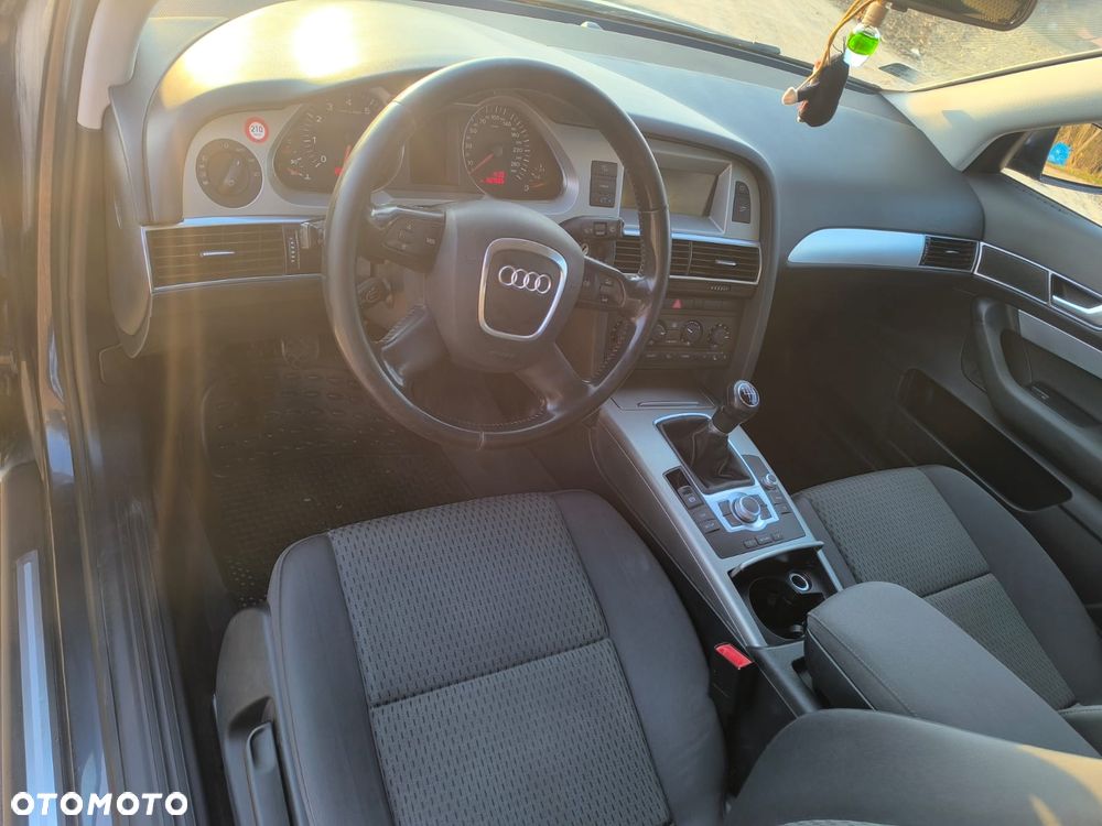 Audi A6 Limousine 2.4 - 4