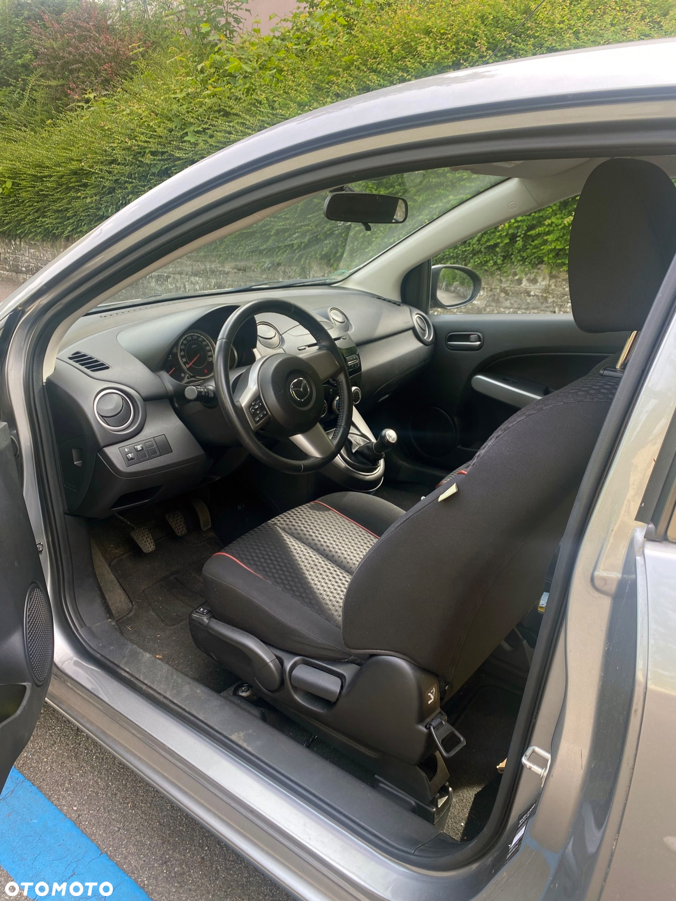 Mazda 2 - 4