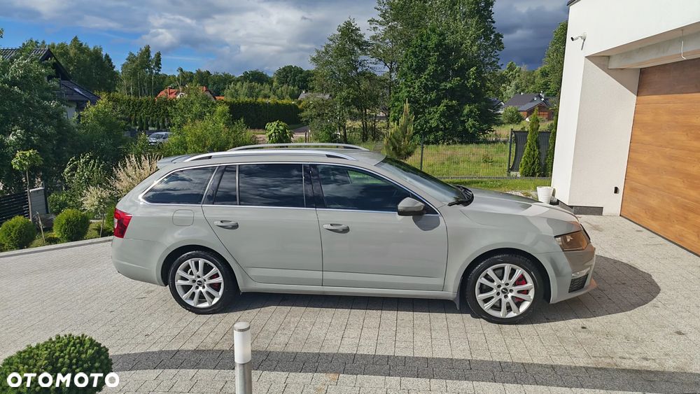 Skoda Octavia 2.0 TDI DSG RS - 20