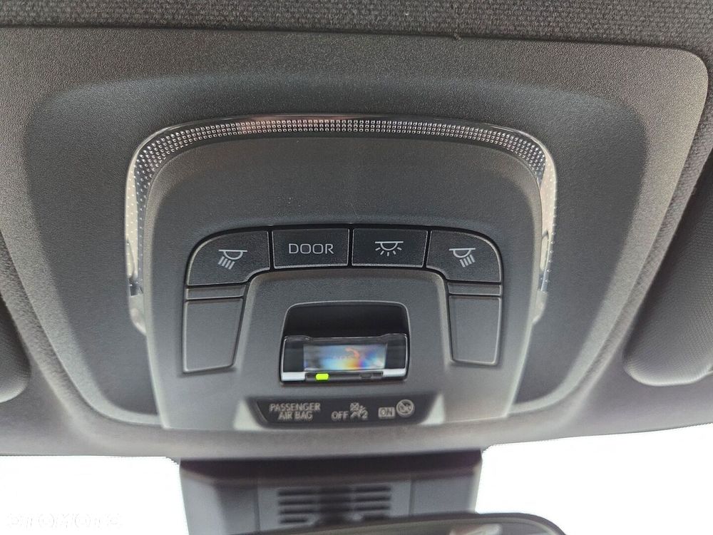 Toyota Corolla 1.8 Hybrid Comfort - 23