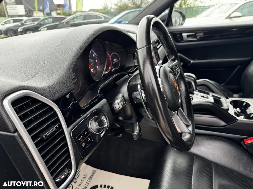 Porsche Cayenne Standard - 13