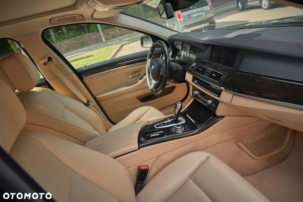 BMW Seria 5 520d - 28