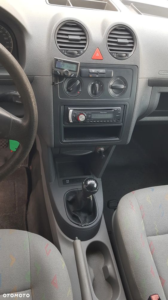 Volkswagen Caddy - 10