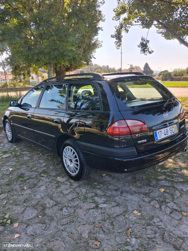 Toyota Avensis - 8