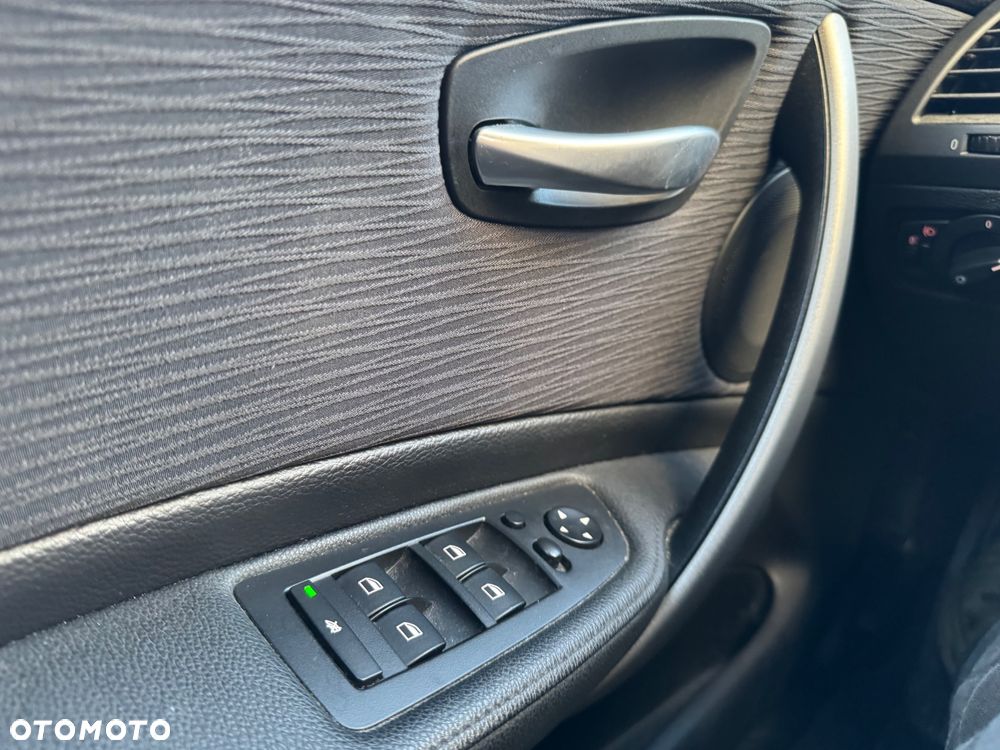 BMW Seria 1 120d DPF Edition Sport - 15