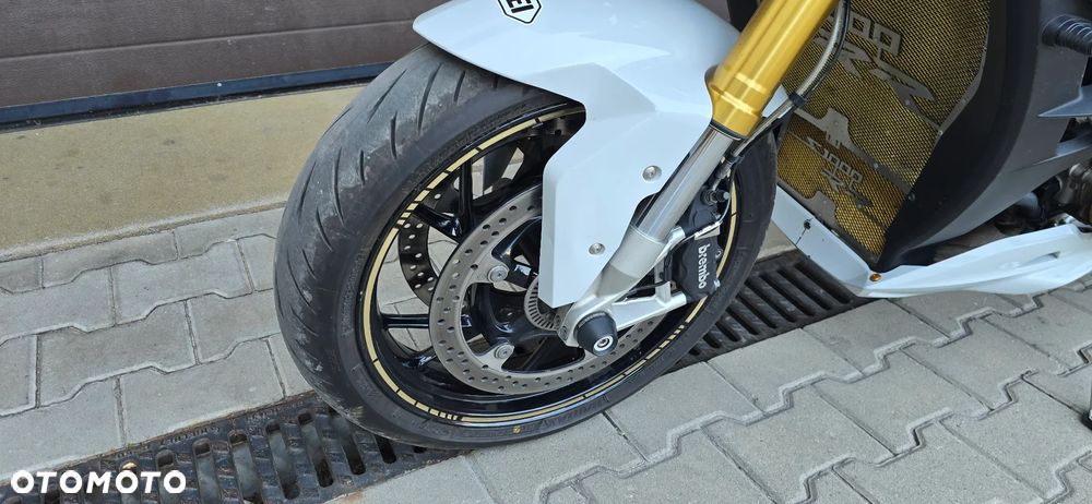 BMW XR - 17